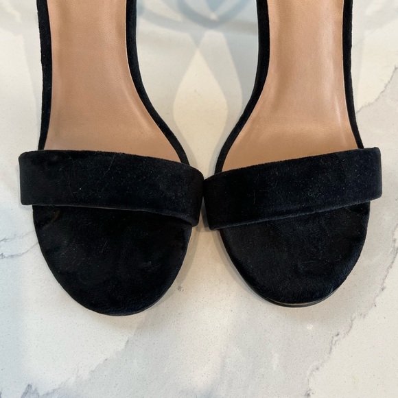 Call it Spring sz 7.5 Velvet Heels. - Picture 6 of 9